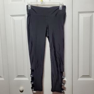 Forever 21 black cropped leggings